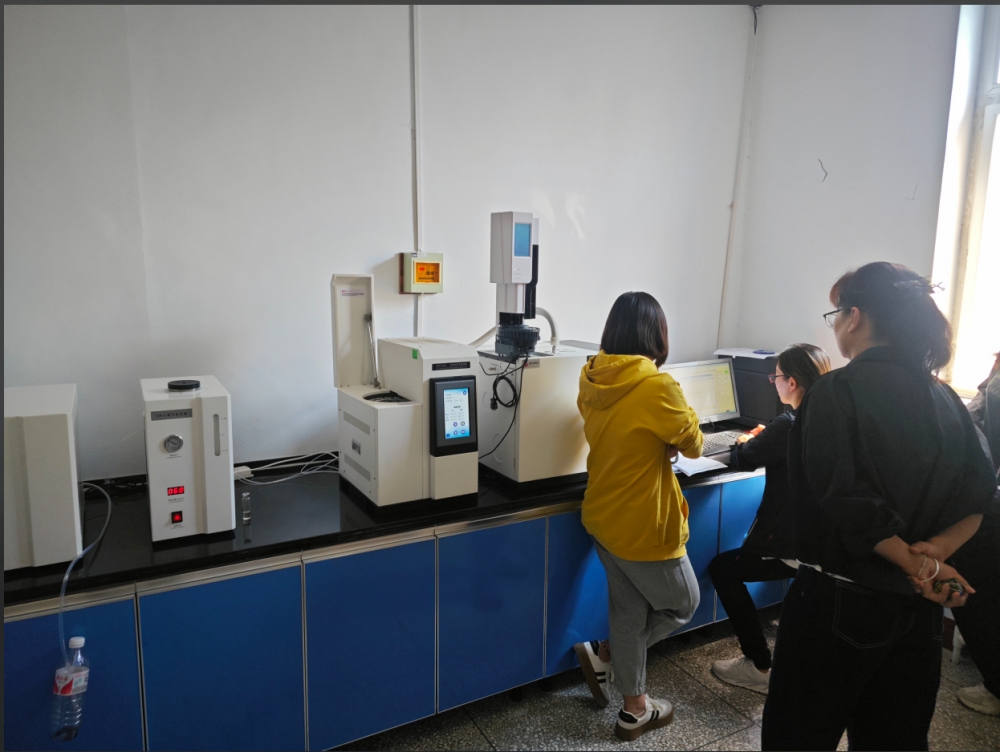 奥普斯气相色谱仪走进某企业实验室，助力企业检测工作